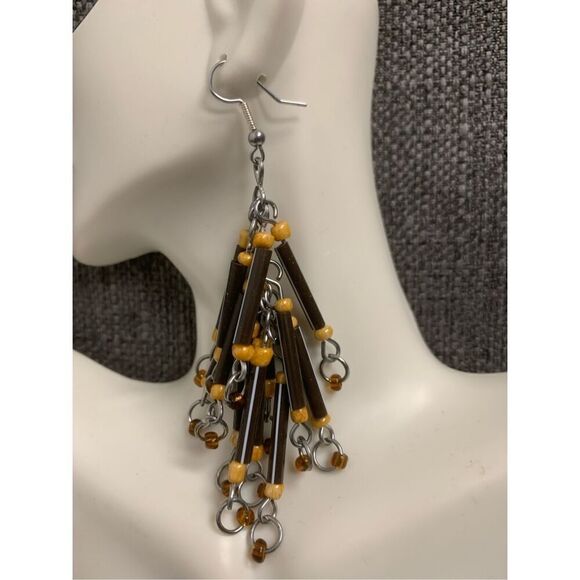 Handmade Straw Dangle Earrings - Picture 2 of 2